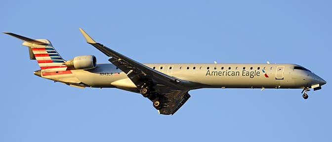 American Eagle Canadair CL-600-2D24 N942LR Regional Jet, Phoenix Sky Harbor, December 26, 2015